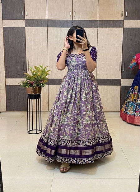 Ajd 8154 Jacquard Weaving Border Gown Wholesale Price In Surat